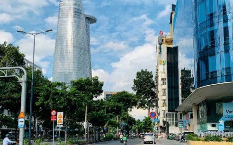 Toà nhà 11 Tầng, MT Pasteur, ngay Hàm Nghi, DT 8x21m, HĐT 16.000$/tháng