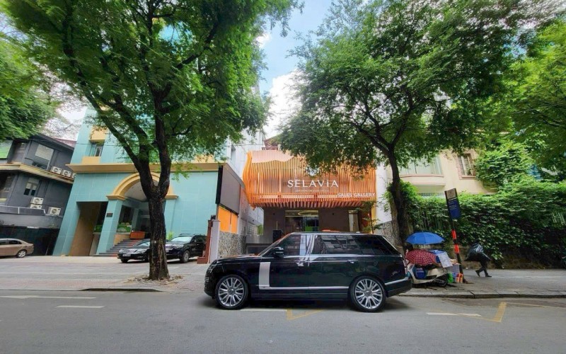 Bất động sản định danh, siêu vị trí MT Nguyễn Du, ngay Dinh Độc Lập, DT 364m2, ngang 11.75m, HĐT 16.000$/th