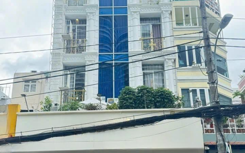 Toà nhà 8 tầng, MT Ngô Tất Tố, ngay Thị Nghè, DT 7.7x18m, sẵn HĐT