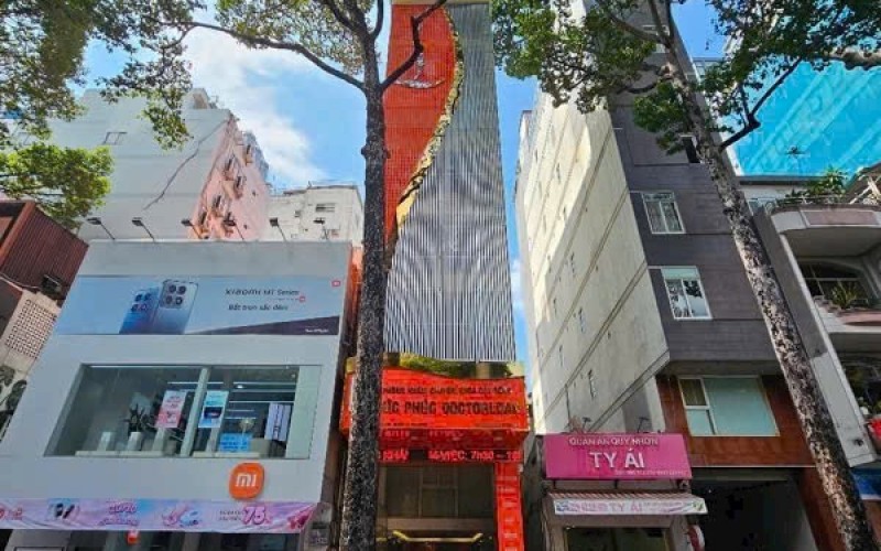 Toà nhà 8 tầng, MT Tôn Thất Tùng, Q.1, vị trí gần Bùi Thị Xuân