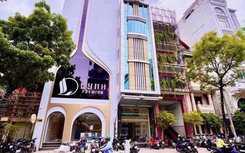 Tòa nhà 8 Tầng Mới, MT thương hiệu Nguyễn Đình Chiểu, HĐT 11.000$/tháng mới ký