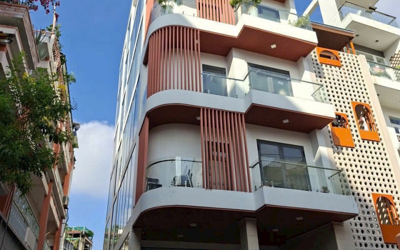 Toà nhà Góc 2 MT Thạch Thị Thanh, Hầm 6 Tầng hiện đại, HĐT 130tr/th