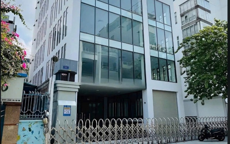 Tòa Nhà Quận 1, 17x25, 2 Hầm 6 tầng, 250 tỷ, Kết cấu Hoàn Chỉnh