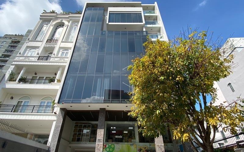 Tòa nhà văn phòng, Hầm 8 Tầng - 1.550m2 sàn, MT liền kề Phan Đăng Lưu, dòng tiền 350tr/th