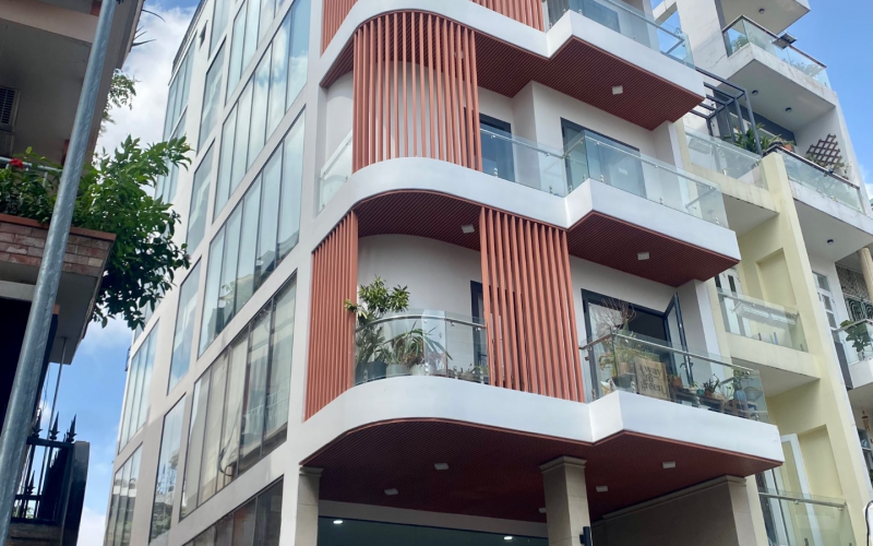 Tòa nhà Văn phòng 7 Tầng mới, Góc 2 MT Thạch Thị Thanh, Q.1, DT 7x17.5m