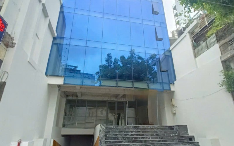 Tòa nhà văn phòng mặt tiền Quận 1, 12x20m, Hầm 8 Tầng mới, Giá: 295 tỷ