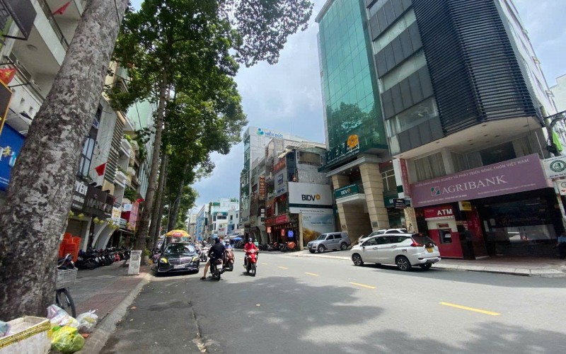 Tòa Nhà Văn Phòng Mặt Tiền Quận 1, Hầm 7 tầng, 6x27m. Giá: 77 tỷ, HĐT 200 tr/tháng.