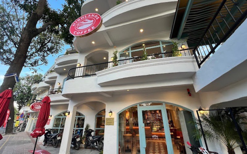 Vị trí đẹp, góc 3 MT Trường Sa, đang cho cafe Highlands thuê, DT 184m2
