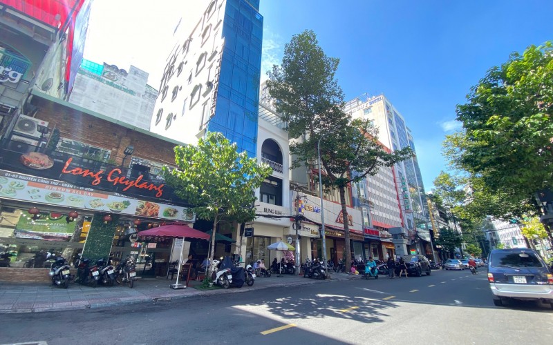 Vị trí đẹp, MT Nguyễn Công Trứ, ngay khu phố Tài Chính sầm uất, liền kề chợ Bến Thành, DT 4.2x17m