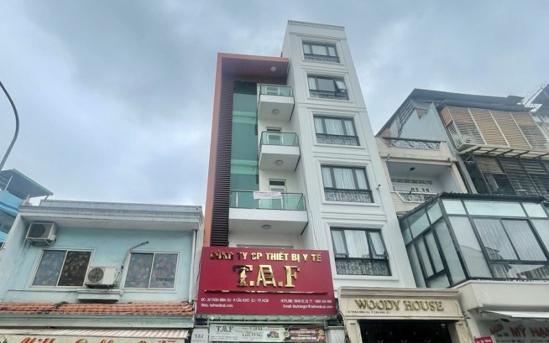 Vị trí đẹp, MT Trần Đình Xu, Q.1, gần chợ Bến Thành, DT 86.6m2 - 4.5x20m, nhà mới