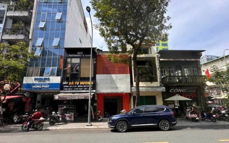 Vị trí kinh doanh, MT liền kề Đề Thám, DT 148m2, ngang 7.7m, nhà 6 tầng kiên cố