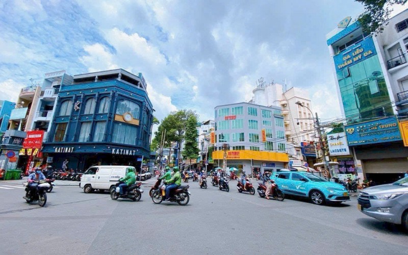 Vị trí sáng, Tòa nhà 6 tầng, Góc 2 MT thương hiệu Trần Quang Khải - Trần Khắc Chân, DT 8x16m